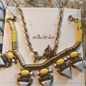 Stella And Dot Grey And Yellow Necklace